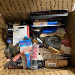 35 Piece Makeup Box